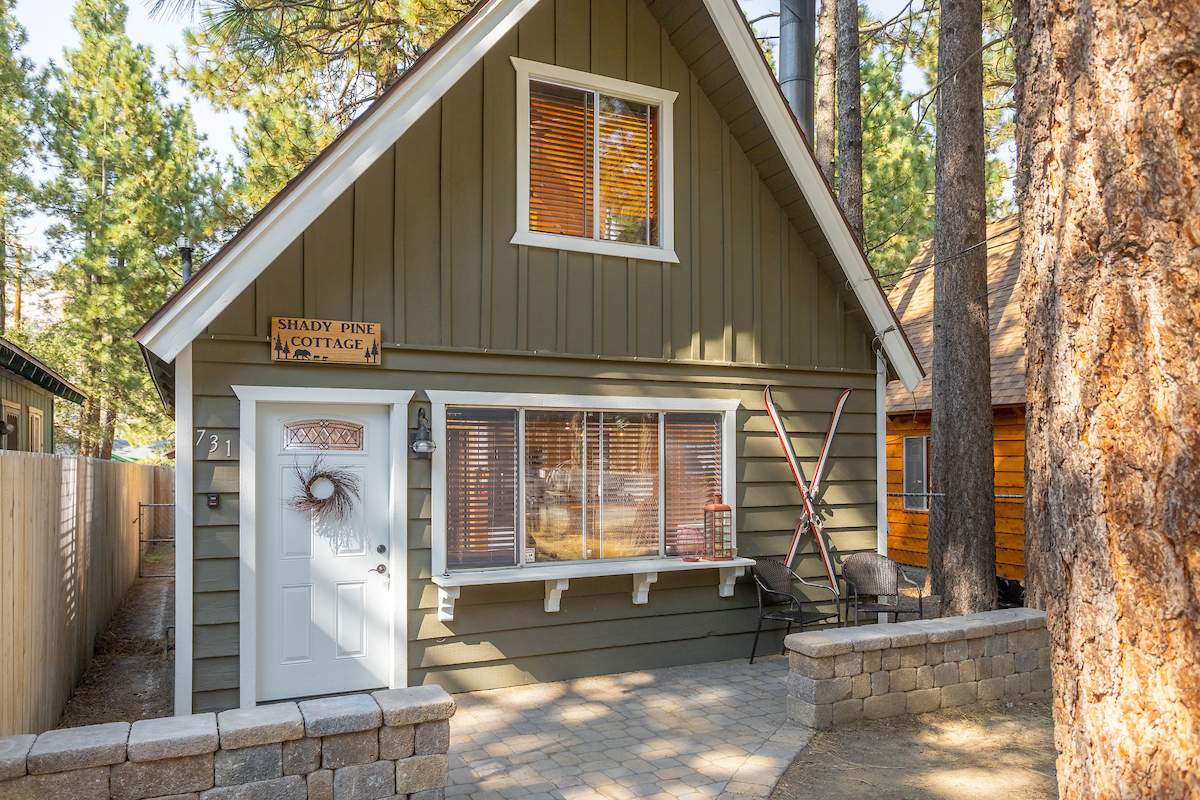 731 E Meadow Ln 731 E Meadow Ln