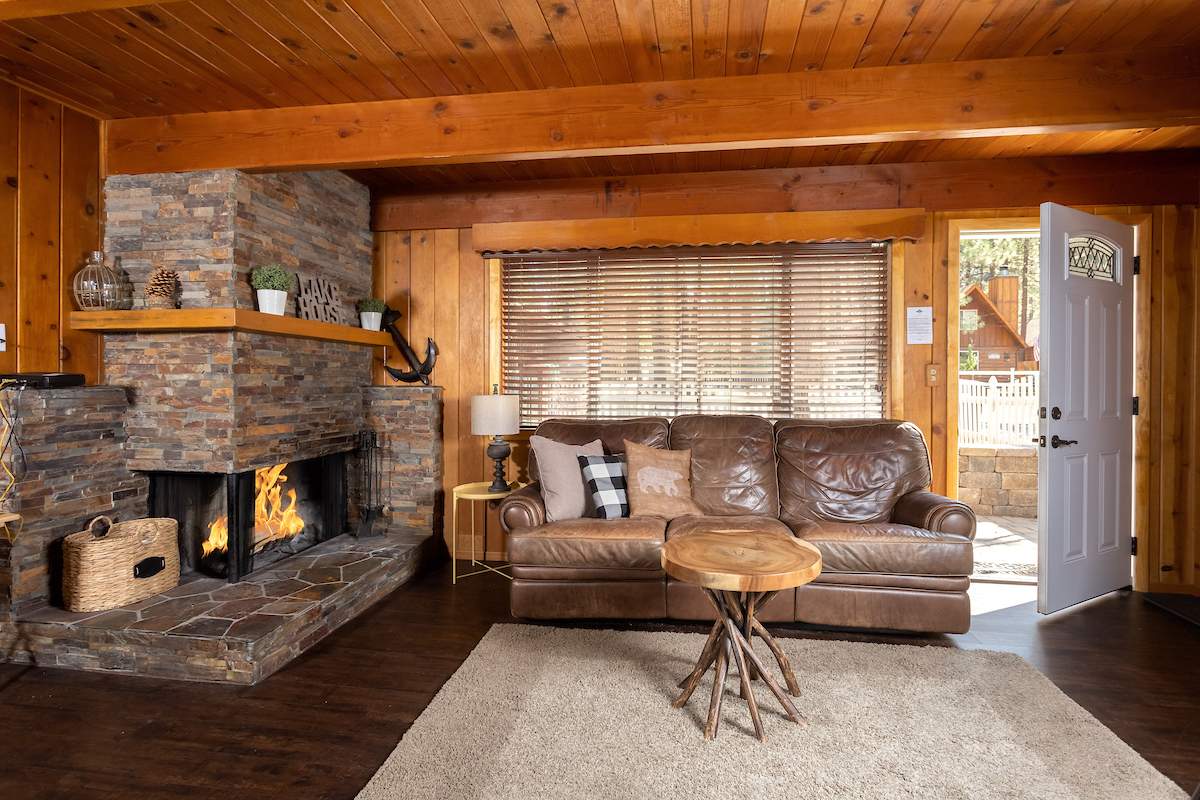 731 E Meadow Ln 731 E Meadow Ln