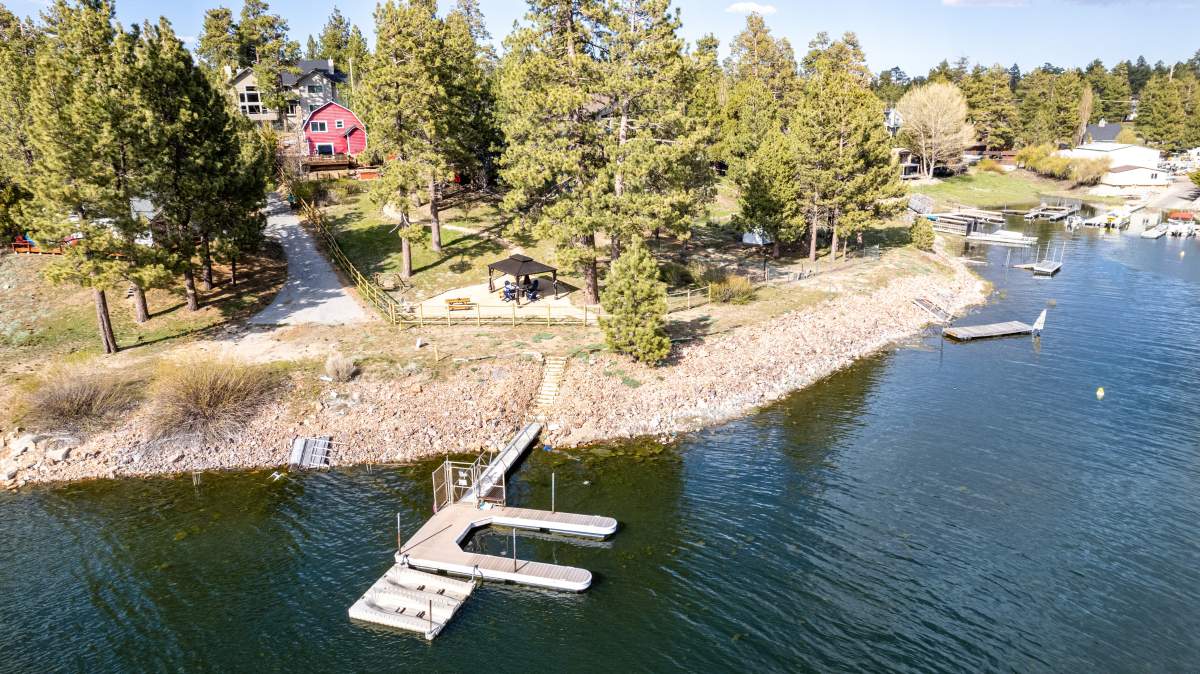 39609 Lake Dr 39609 Lake Dr