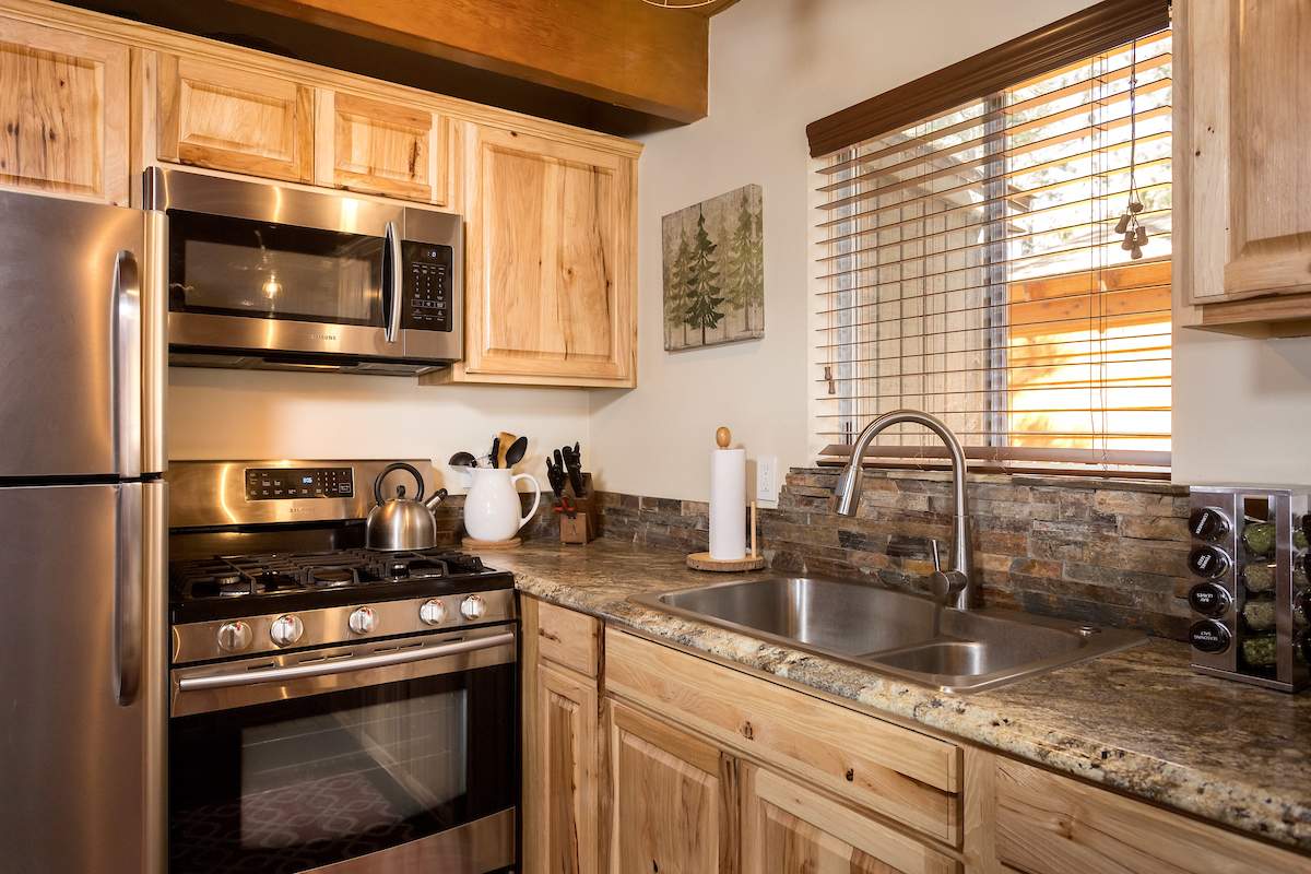 731 E Meadow Ln 731 E Meadow Ln