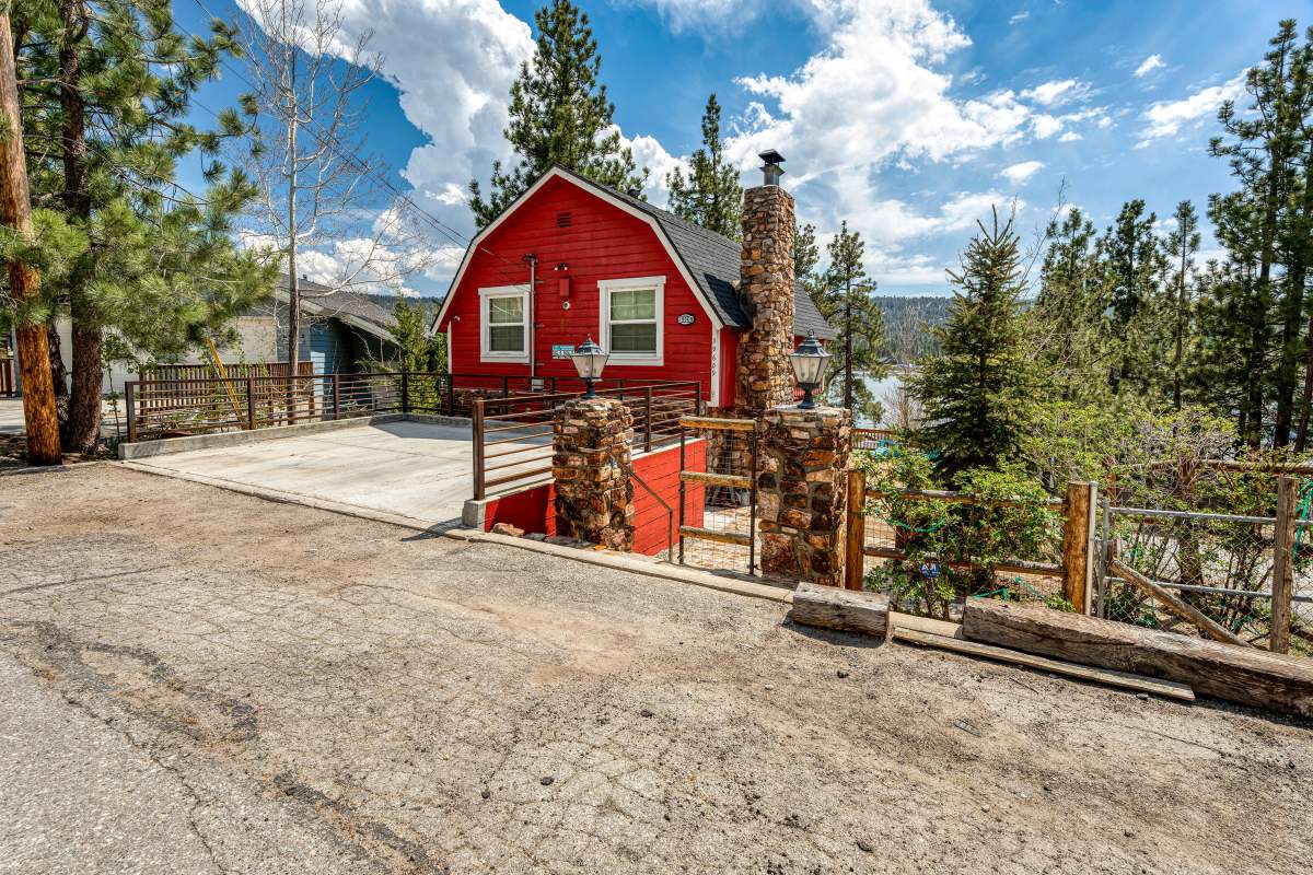 39609 Lake Dr 39609 Lake Dr