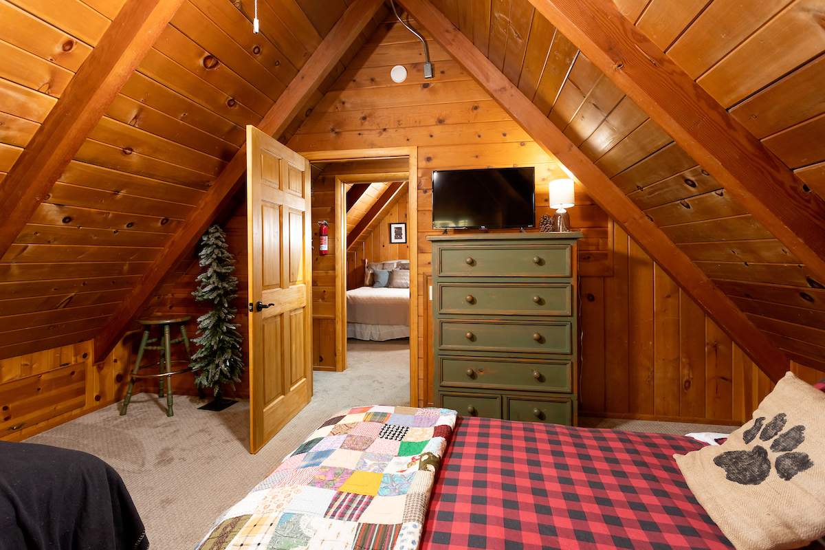 731 E Meadow Ln 731 E Meadow Ln