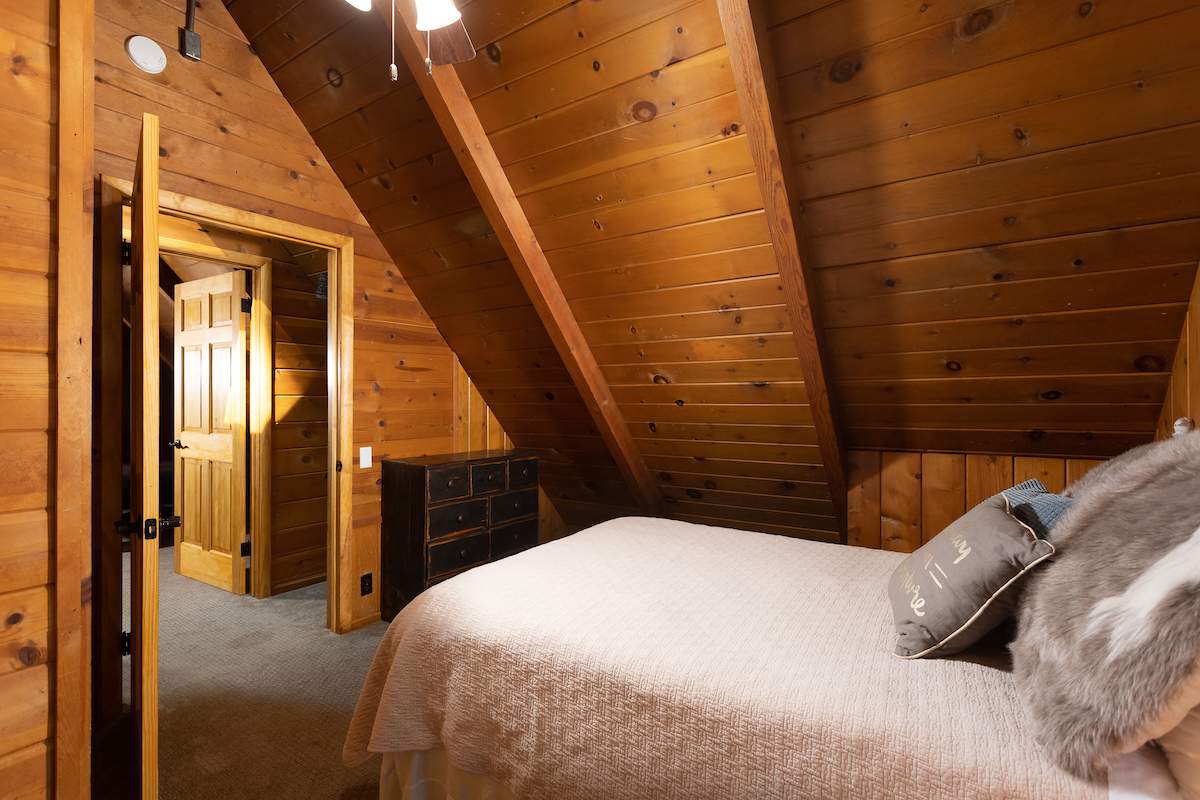 731 E Meadow Ln 731 E Meadow Ln