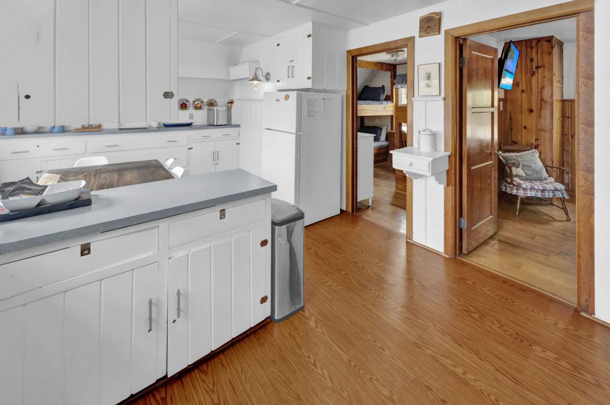 39609 Lake Dr 39609 Lake Dr