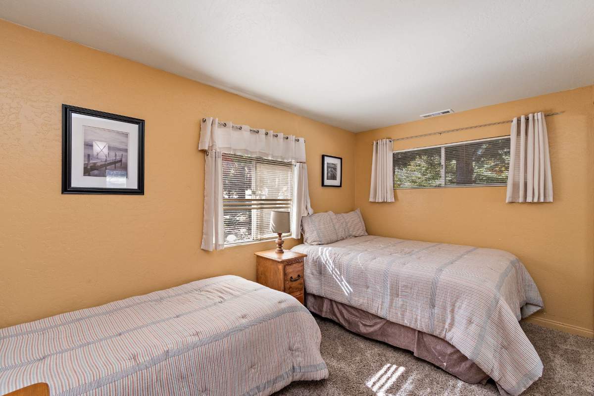 39832 Lakeview Dr 39832 Lakeview Dr