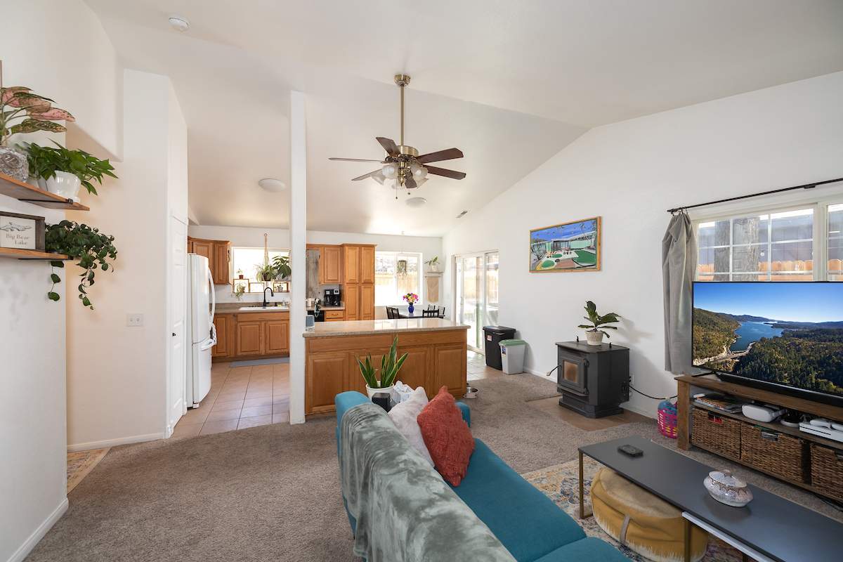 2100 4th Ln 2100 4th Ln