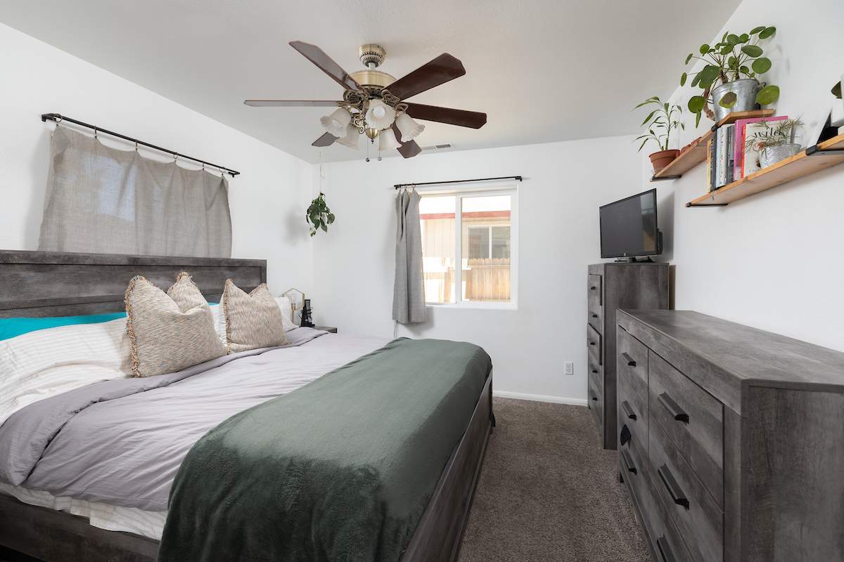 2100 4th Ln 2100 4th Ln