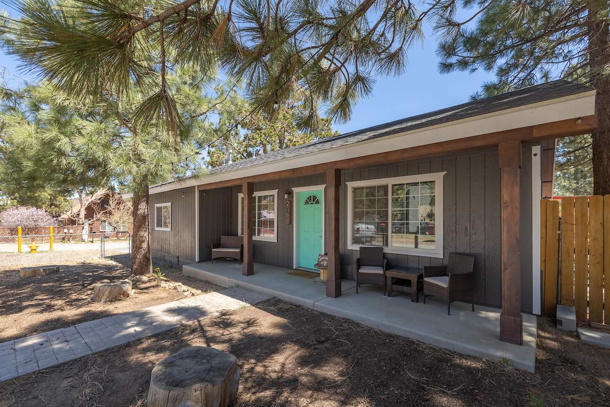 2100 4th Ln 2100 4th Ln