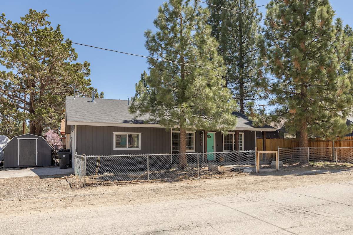 2100 4th Ln 2100 4th Ln