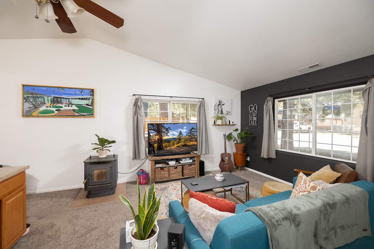 2100 4th Ln 2100 4th Ln