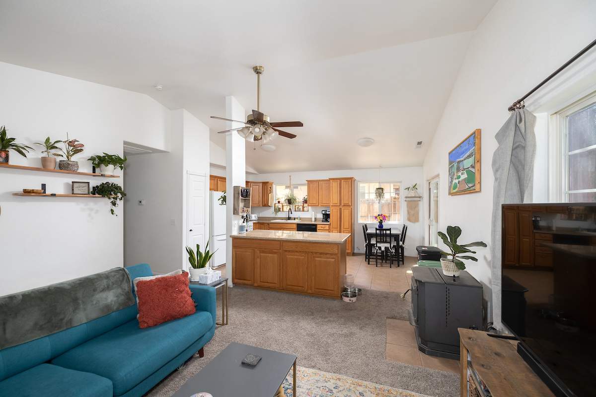 2100 4th Ln 2100 4th Ln