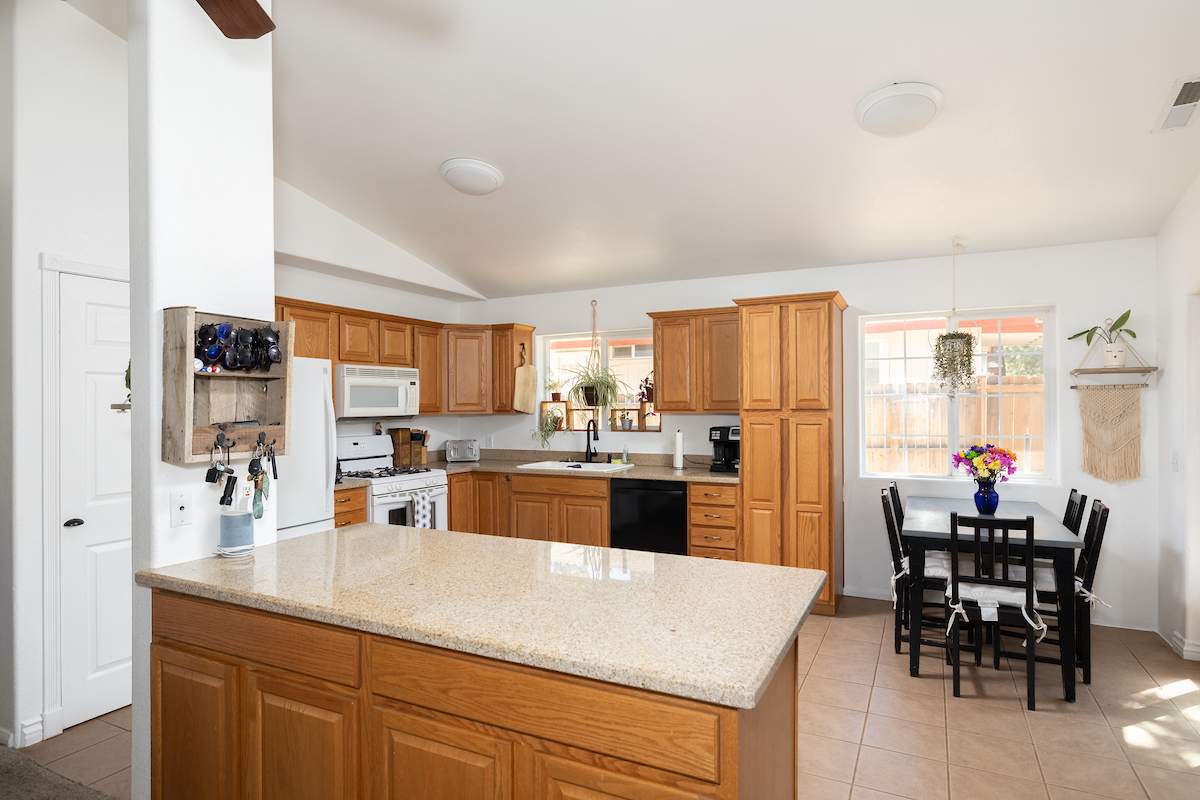 2100 4th Ln 2100 4th Ln