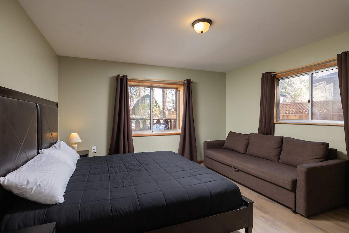 300 Los Angeles Ave 300 Los Angeles Ave