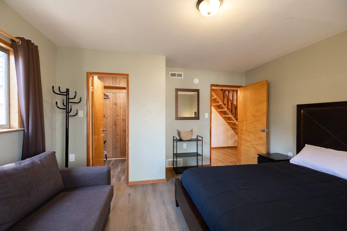 300 Los Angeles Ave 300 Los Angeles Ave