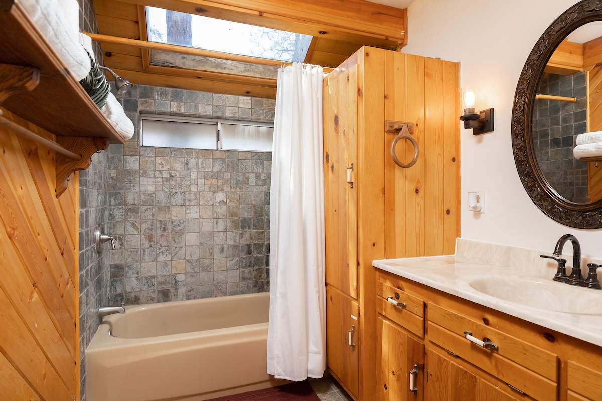 300 Los Angeles Ave 300 Los Angeles Ave