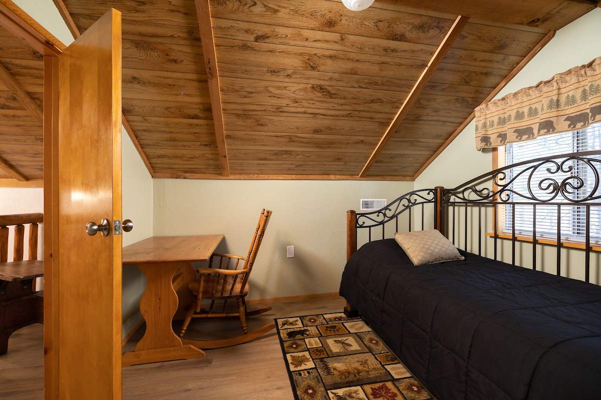 300 Los Angeles Ave 300 Los Angeles Ave