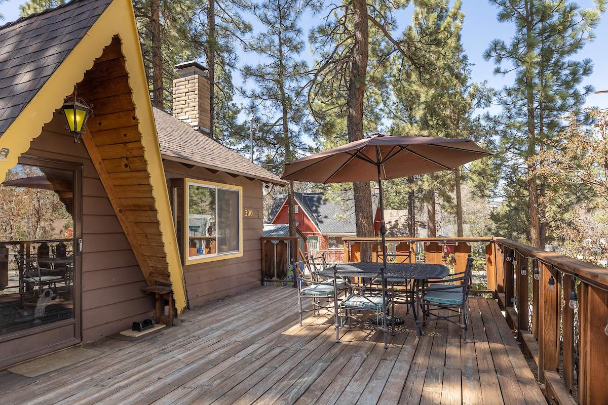 300 Los Angeles Ave 300 Los Angeles Ave