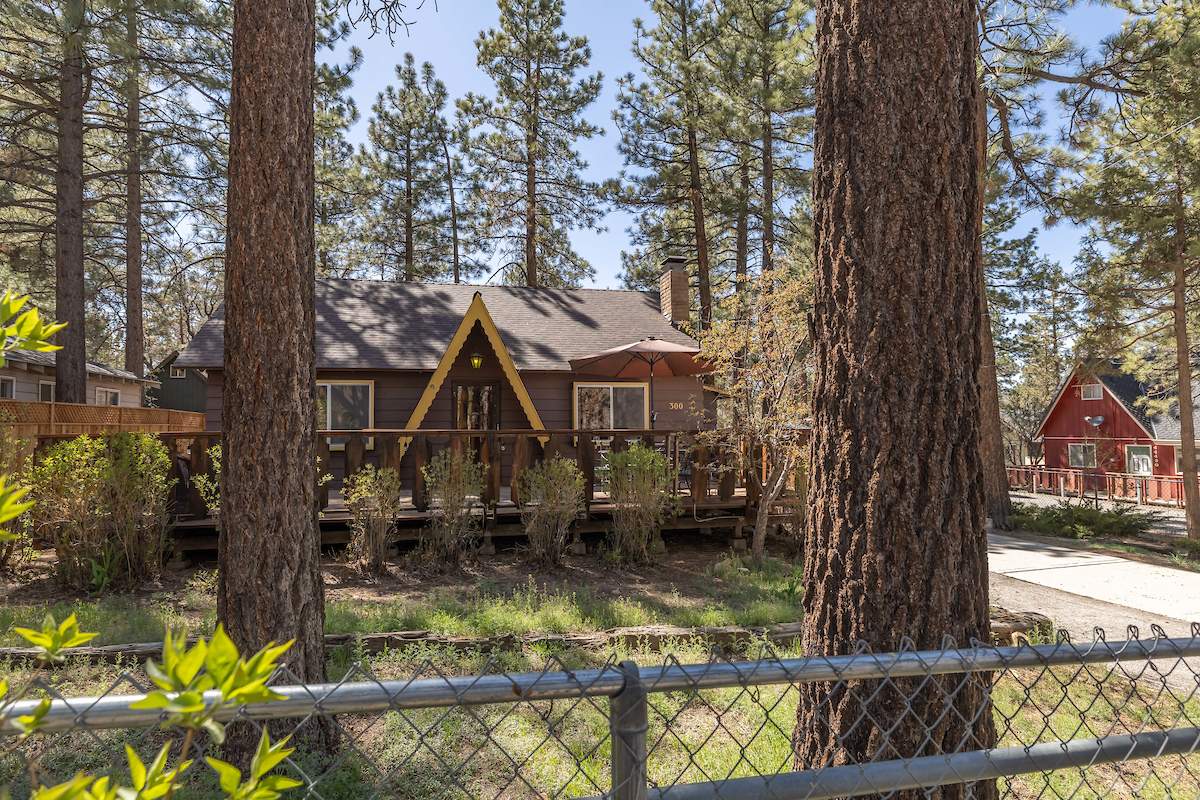 300 Los Angeles Ave 300 Los Angeles Ave