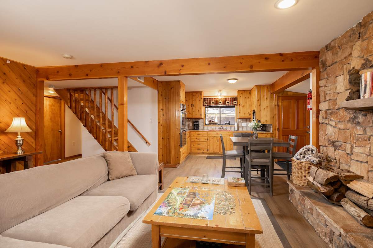 300 Los Angeles Ave 300 Los Angeles Ave