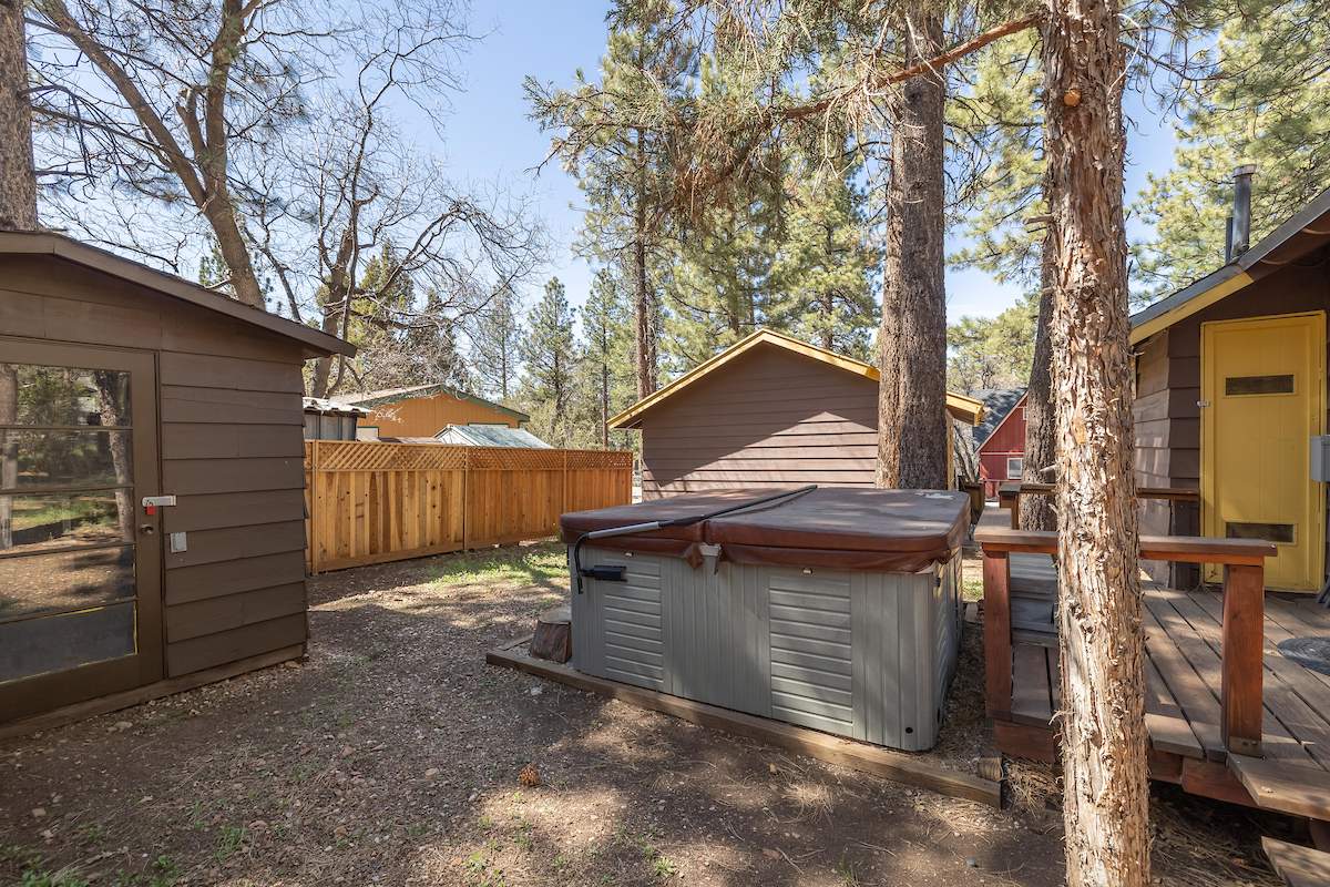 300 Los Angeles Ave 300 Los Angeles Ave