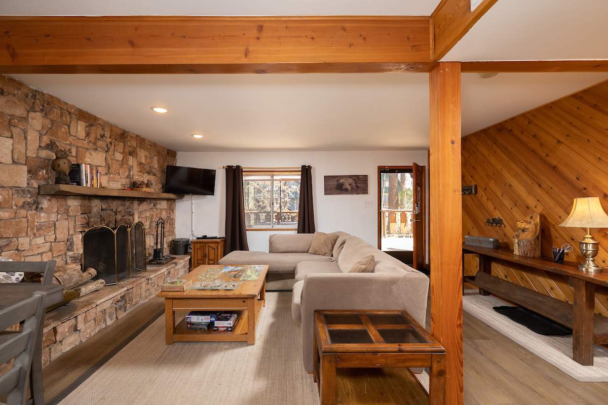 300 Los Angeles Ave 300 Los Angeles Ave