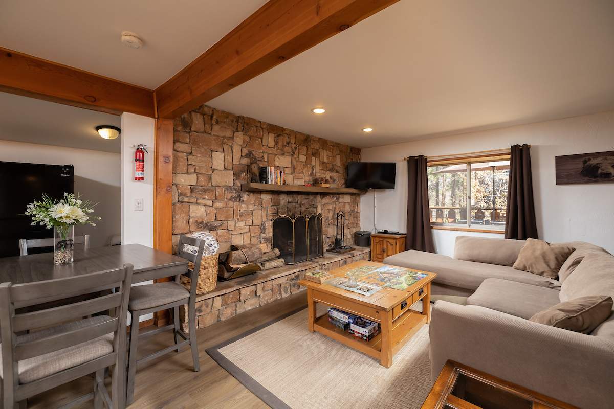 300 Los Angeles Ave 300 Los Angeles Ave