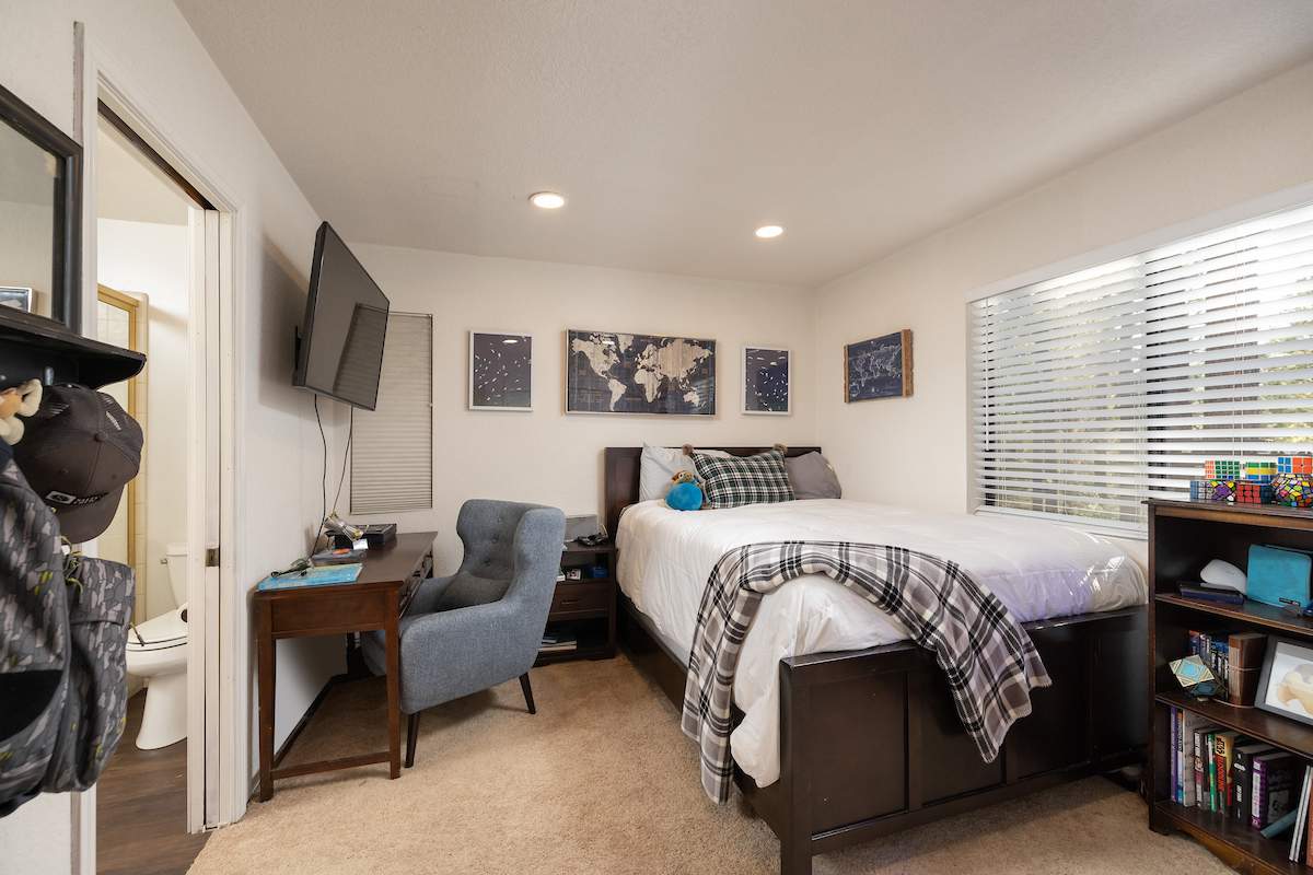 368 Olympic Dr 368 Olympic Dr