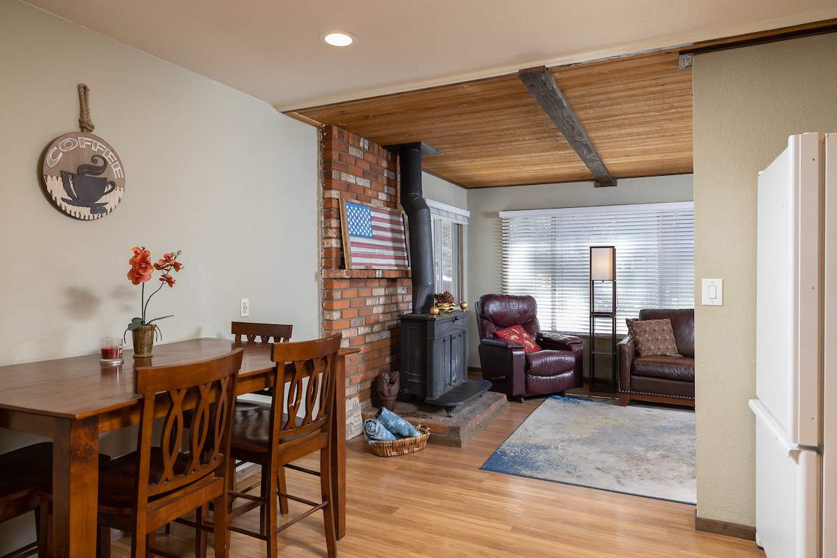 373 Victoria Ln 373 Victoria Ln