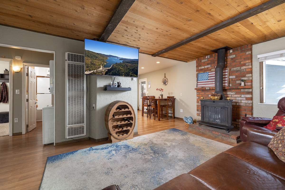 373 Victoria Ln 373 Victoria Ln