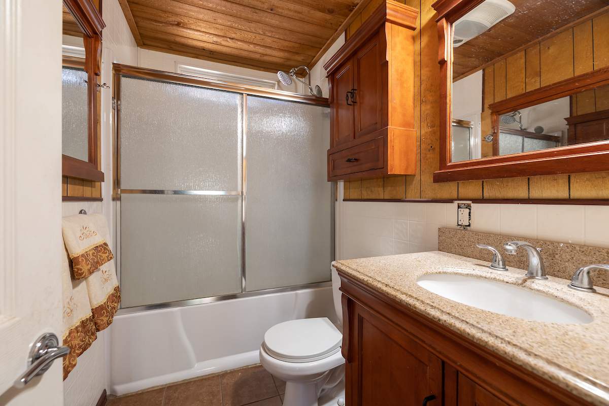 373 Victoria Ln 373 Victoria Ln