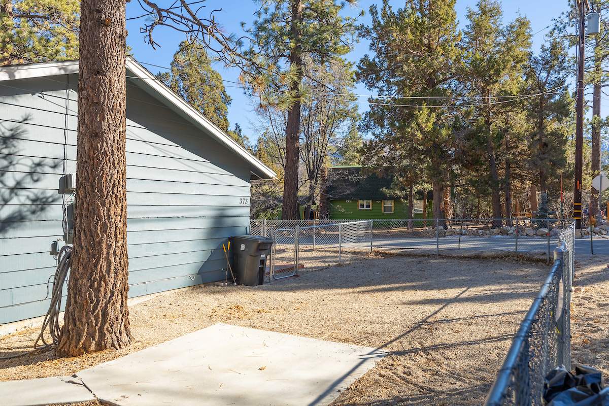 373 Victoria Ln 373 Victoria Ln