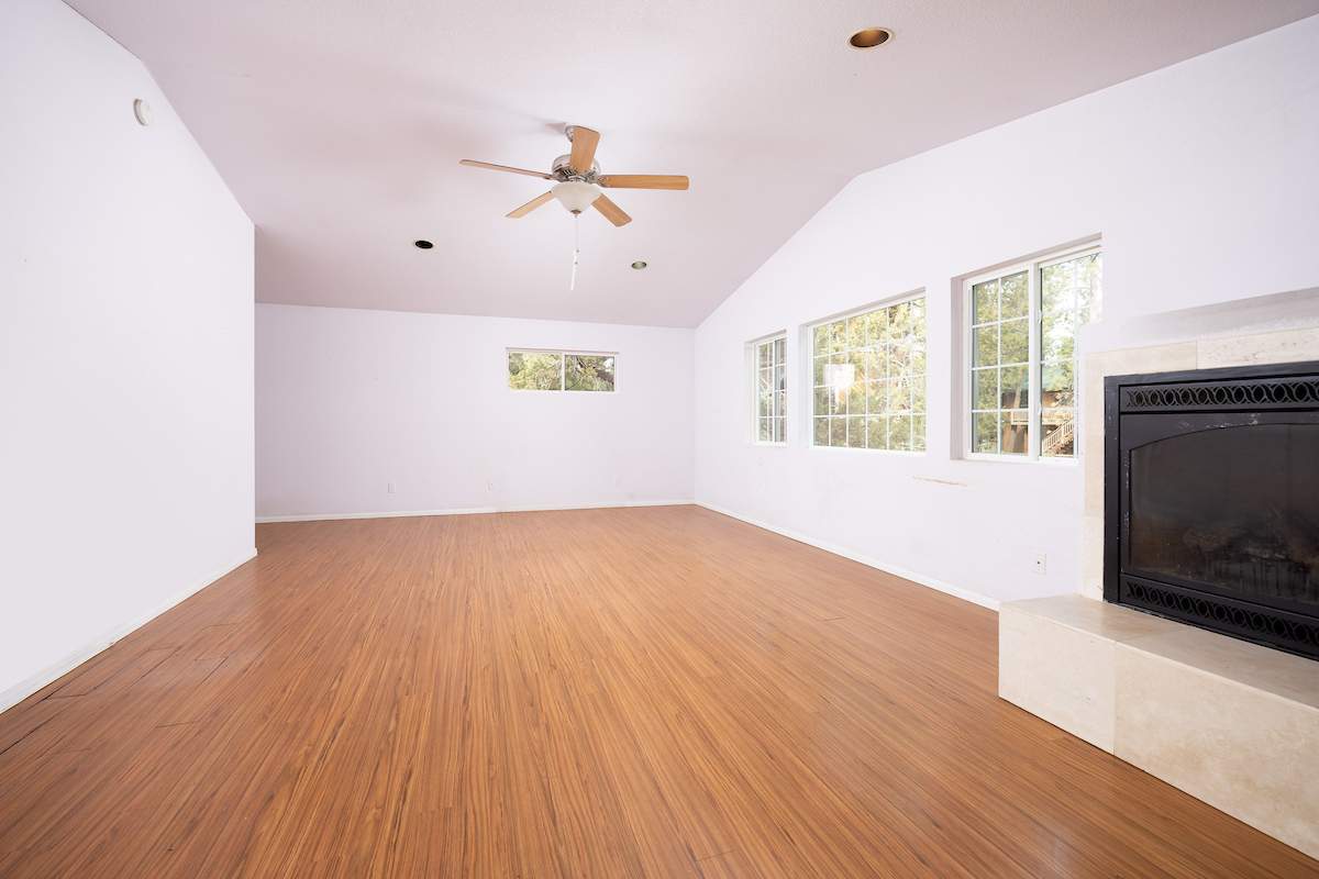 42413 Tioga Dr 42413 Tioga Dr