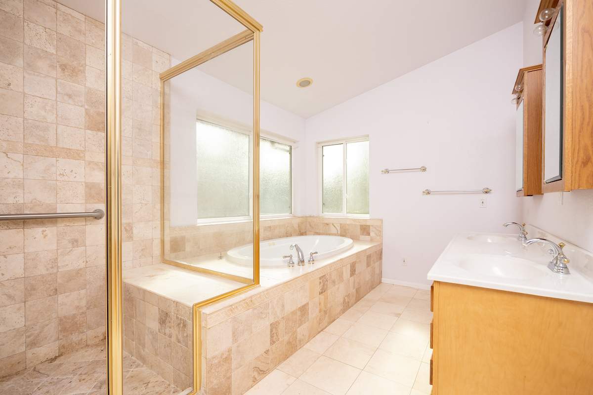 42413 Tioga Dr 42413 Tioga Dr