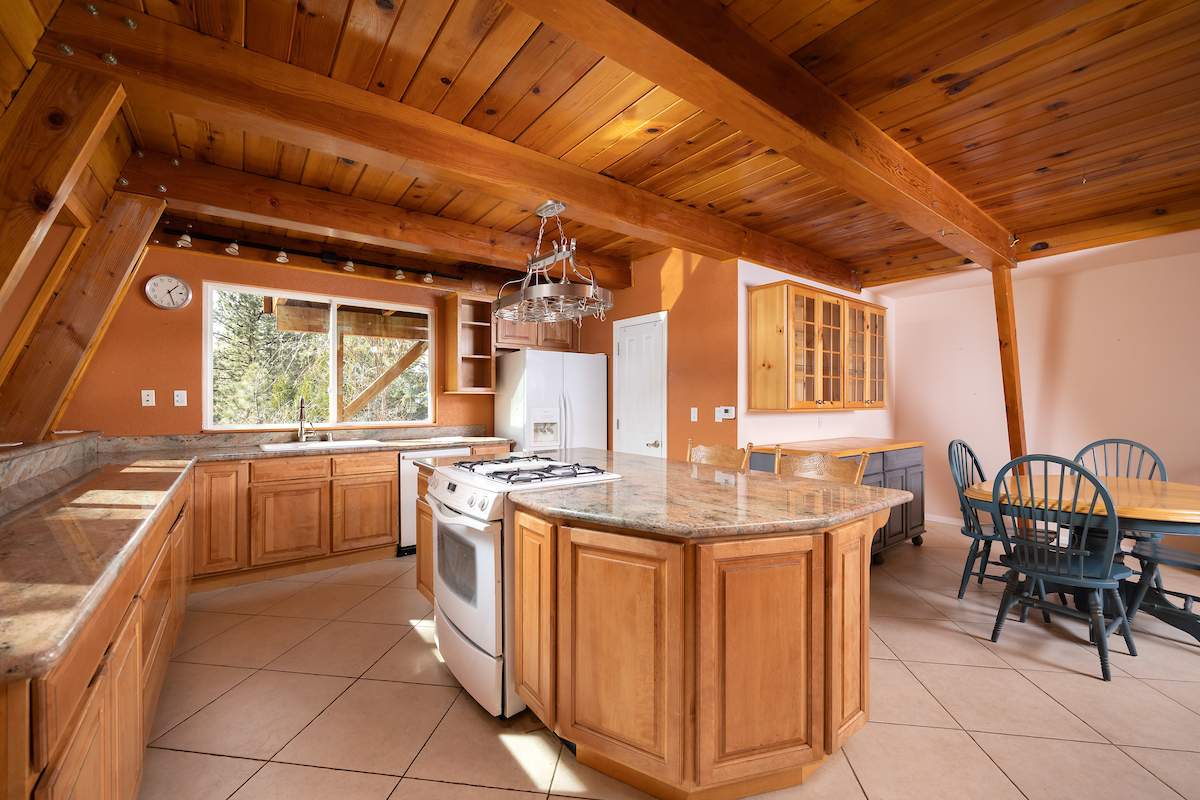 42413 Tioga Dr 42413 Tioga Dr