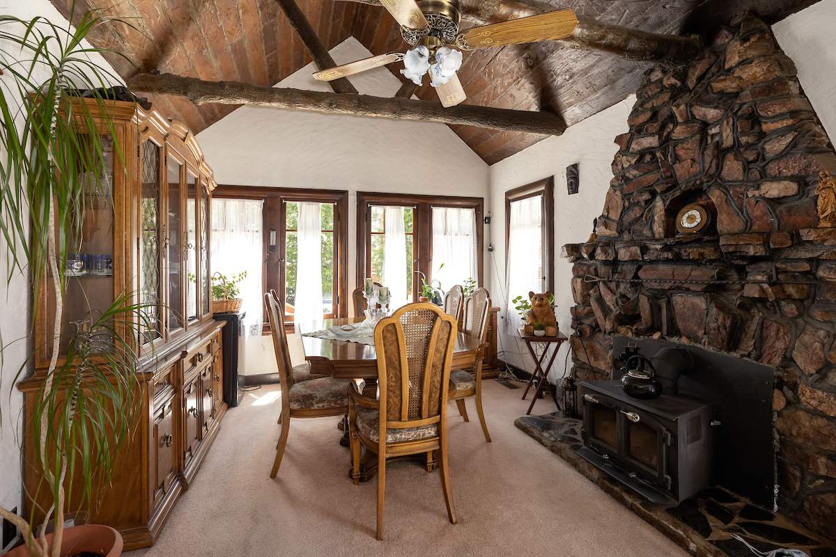 426 Holmes Ln 426 Holmes Ln