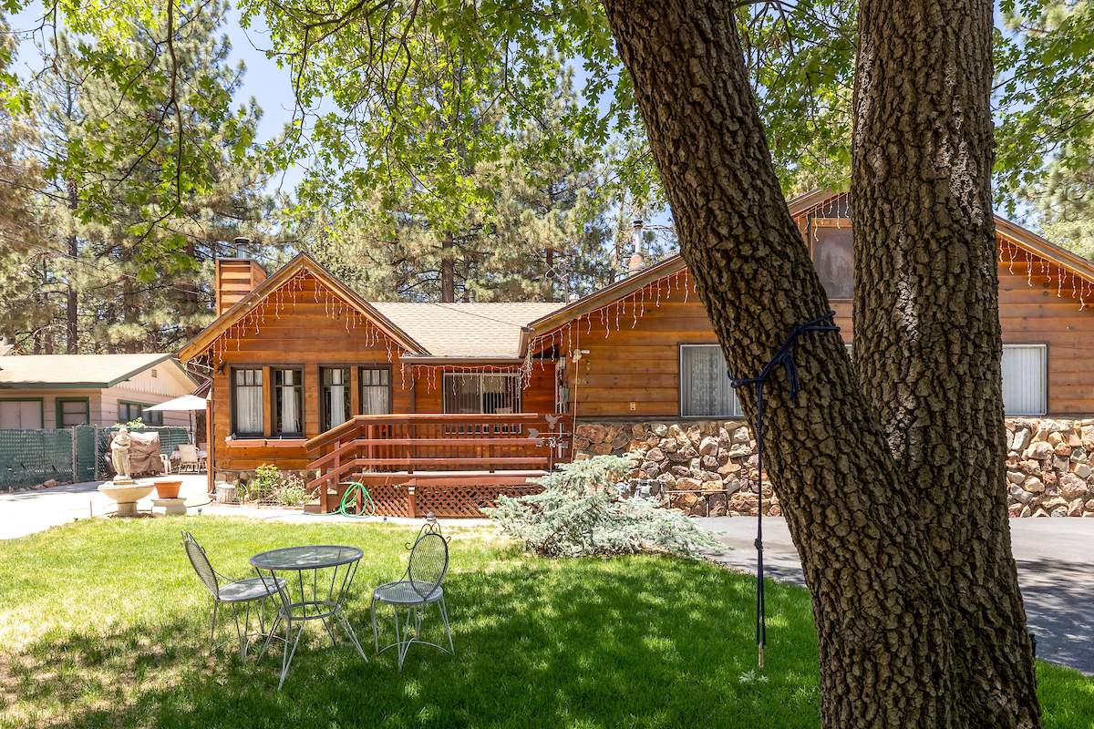 426 Holmes Ln 426 Holmes Ln