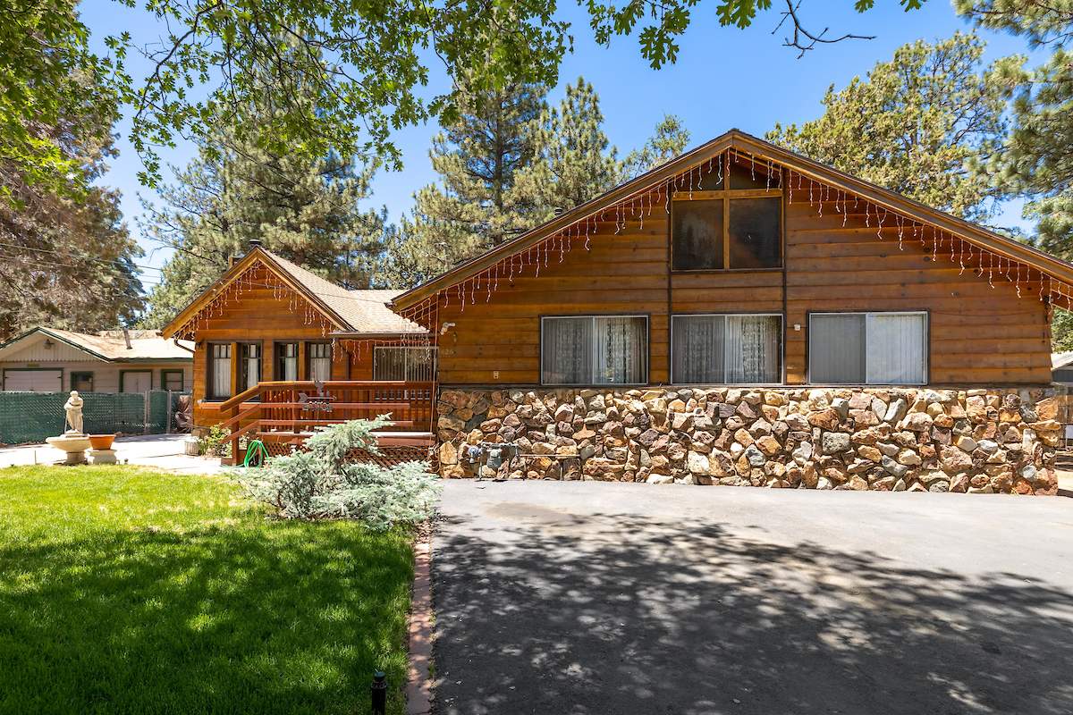 426 Holmes Ln 426 Holmes Ln