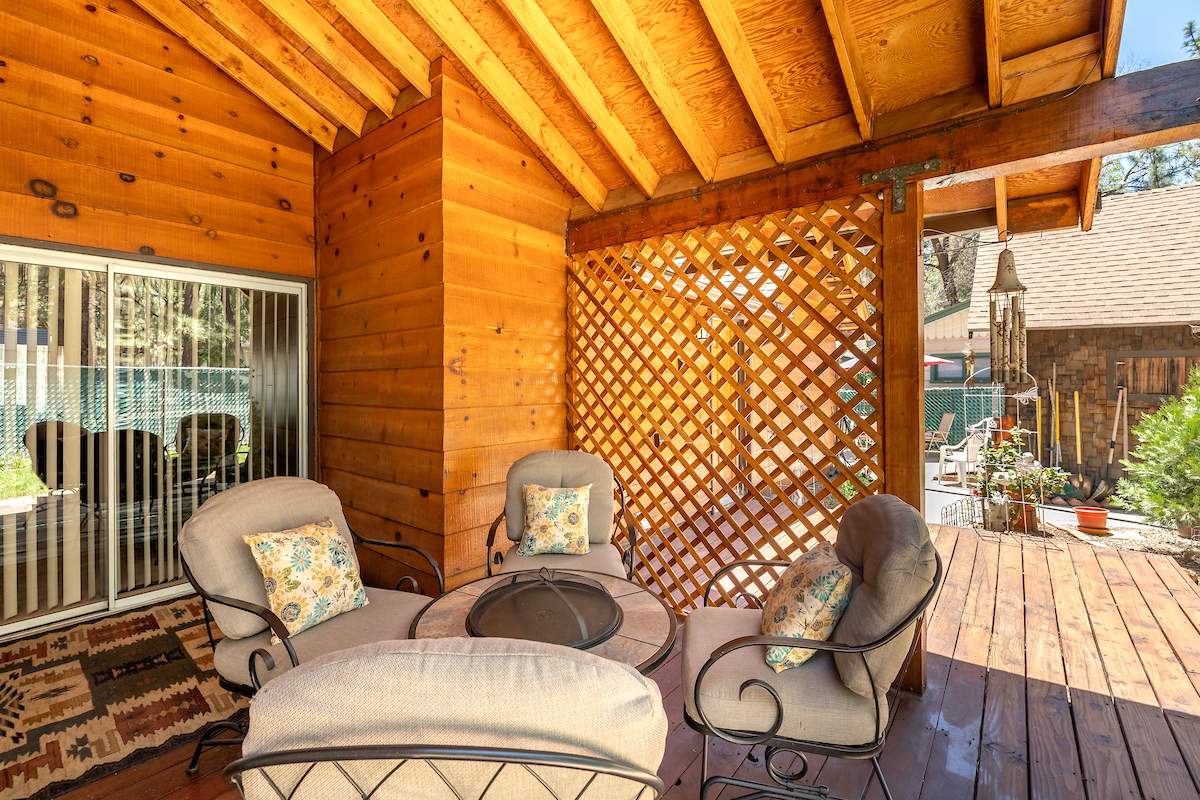 426 Holmes Ln 426 Holmes Ln