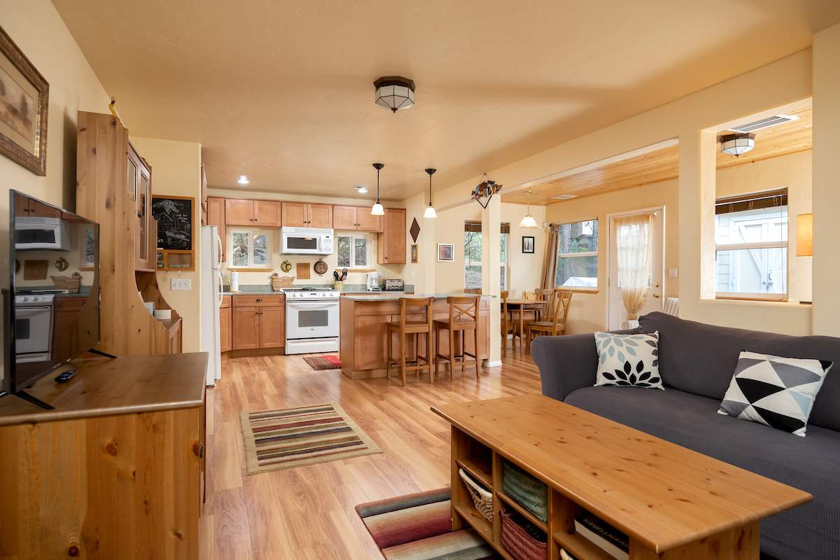 702 Berkley Ln 702 Berkley Ln