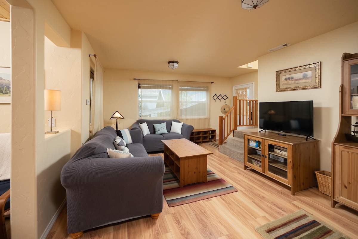 702 Berkley Ln 702 Berkley Ln