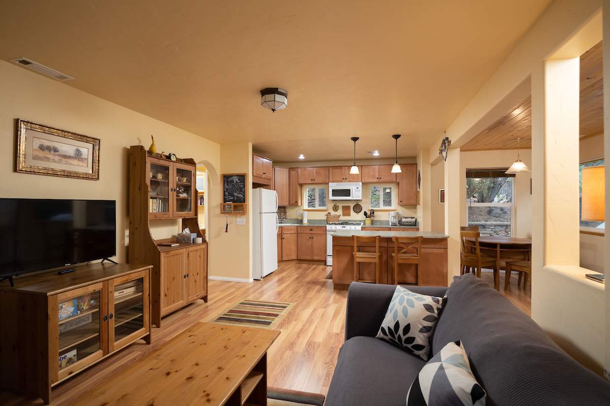 702 Berkley Ln 702 Berkley Ln