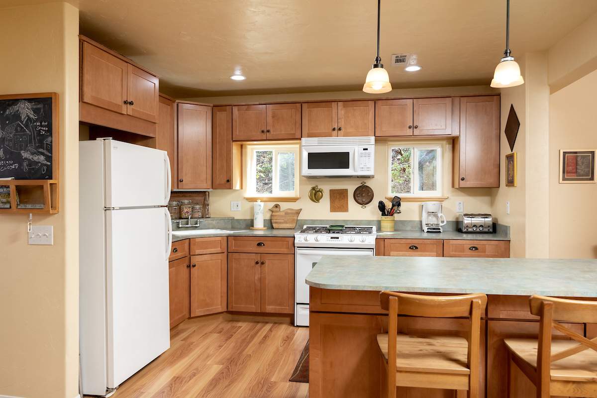 702 Berkley Ln 702 Berkley Ln