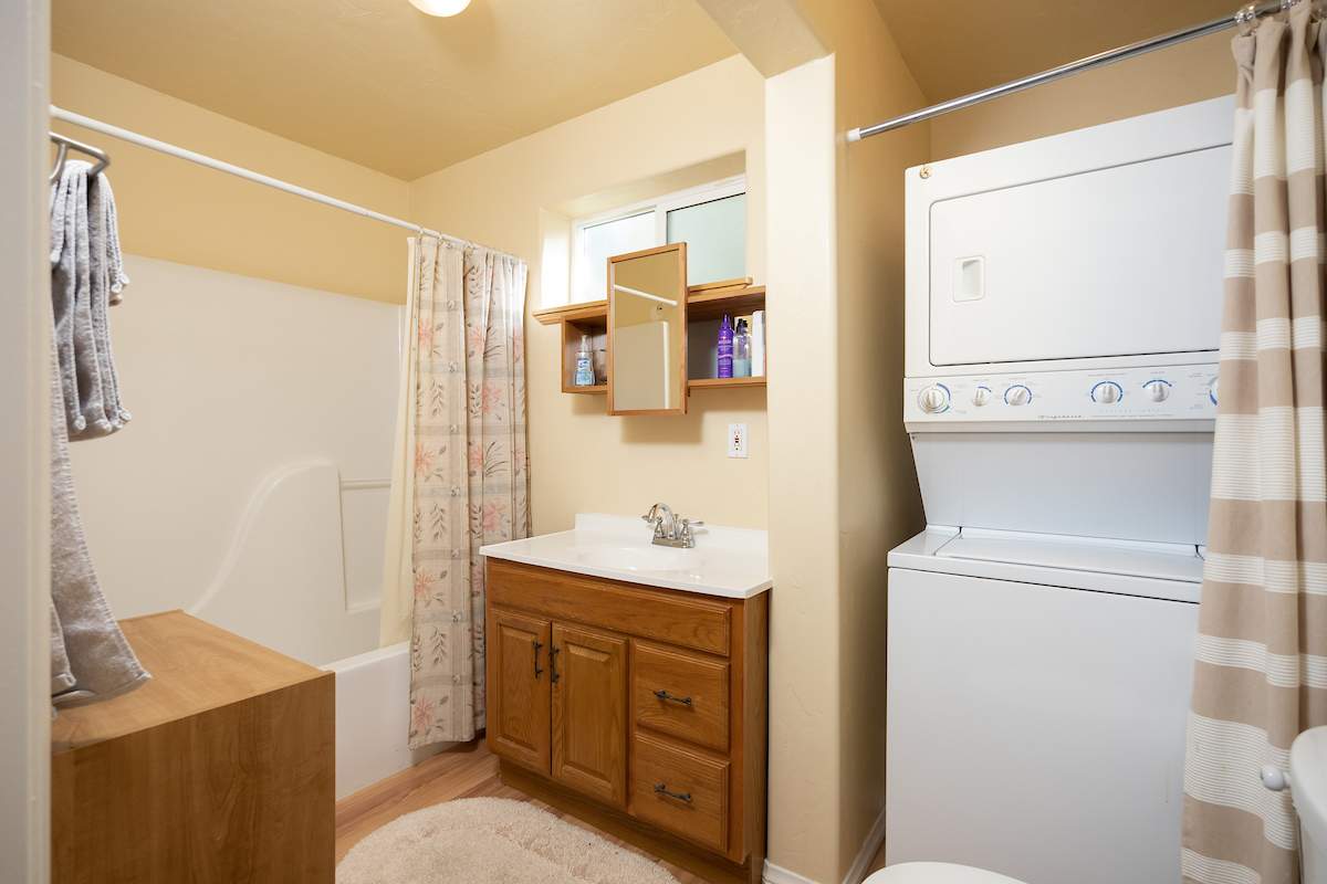 702 Berkley Ln 702 Berkley Ln