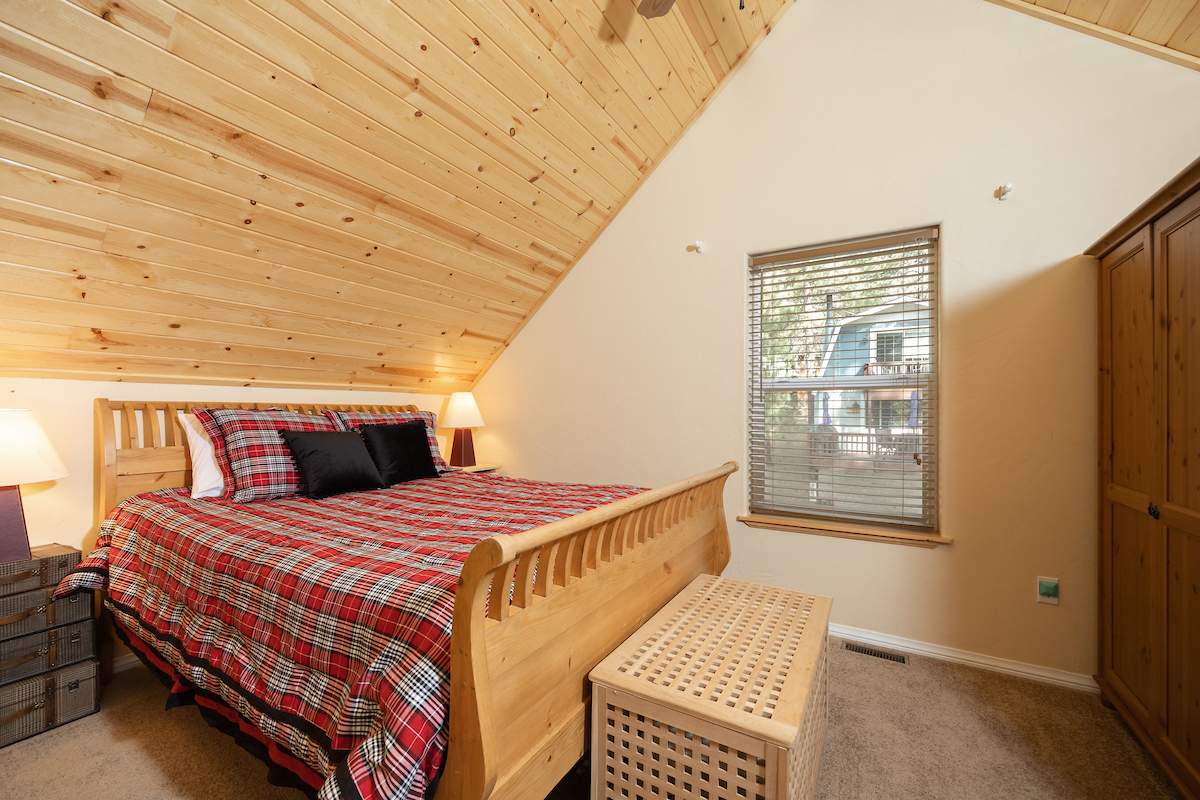 702 Berkley Ln 702 Berkley Ln