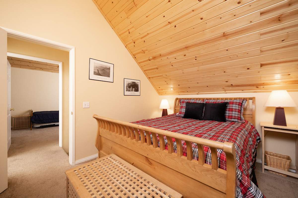 702 Berkley Ln 702 Berkley Ln