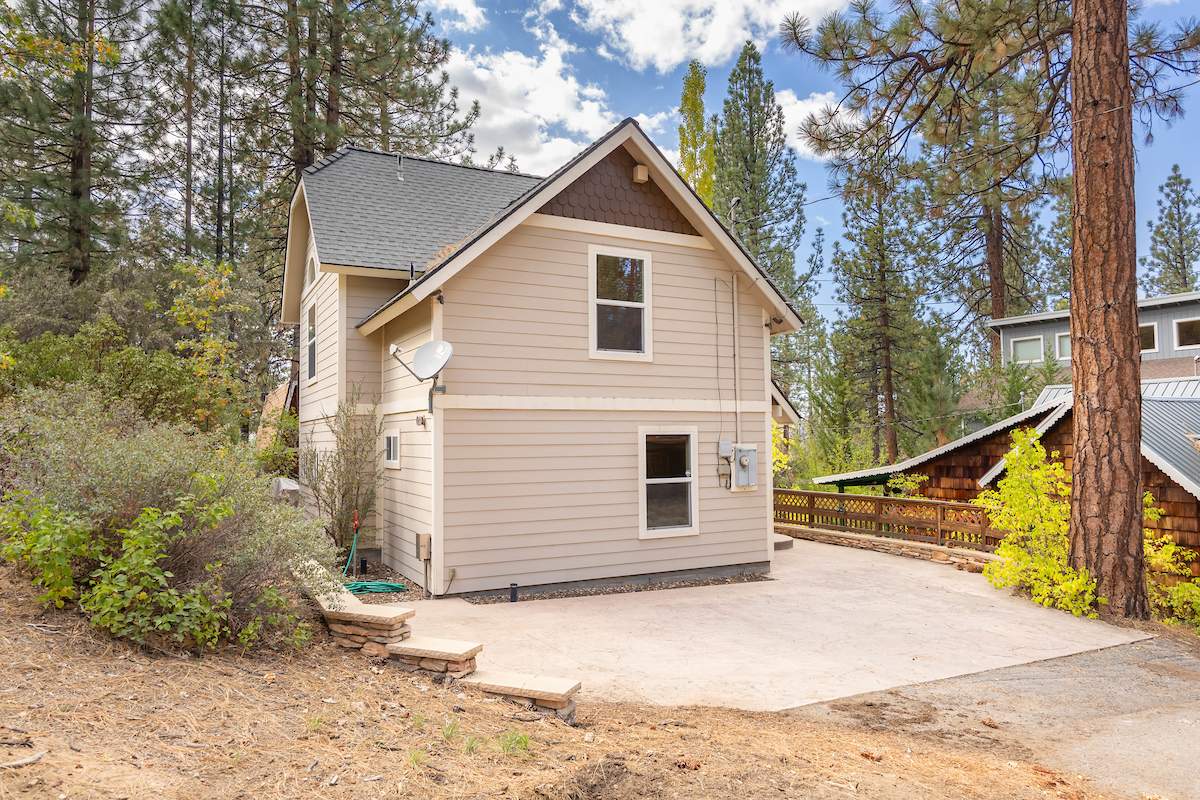 702 Berkley Ln 702 Berkley Ln