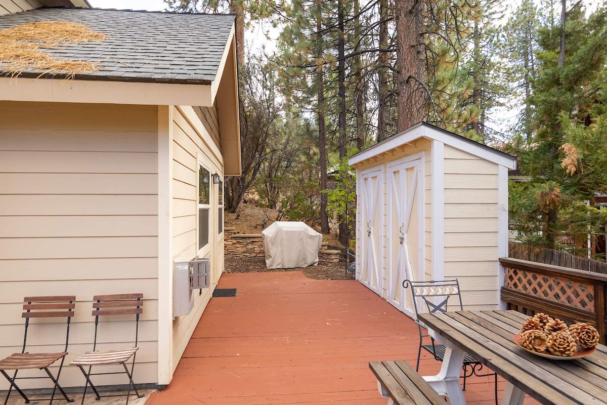 702 Berkley Ln 702 Berkley Ln