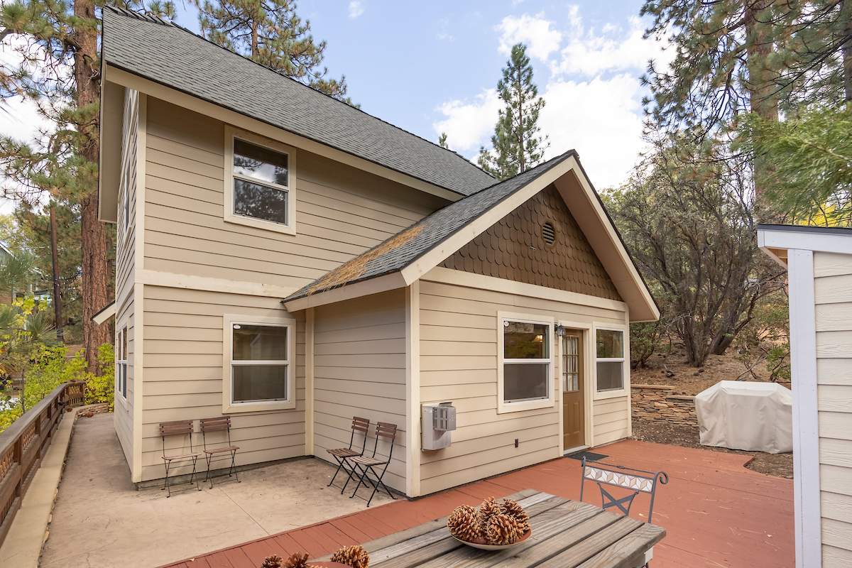 702 Berkley Ln 702 Berkley Ln