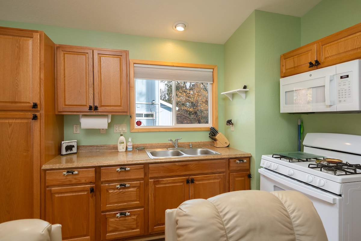 745 Cedar Ave 745 Cedar Ave