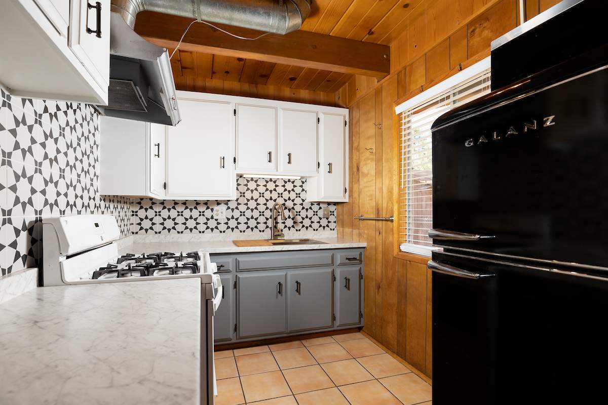 750 Los Angeles Ave 750 Los Angeles Ave